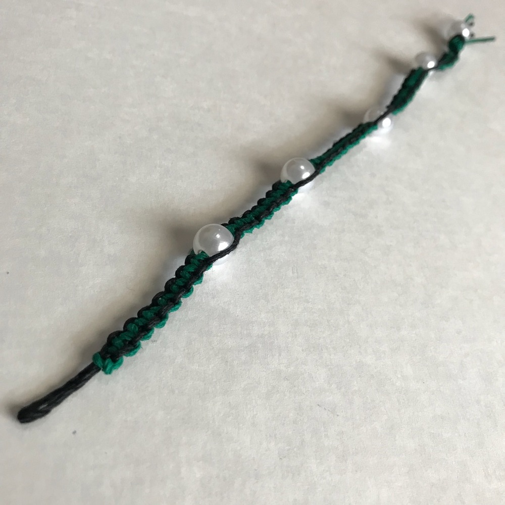 [Hand Made] Green/ Black/ Pearl - Hemp Bracelet
